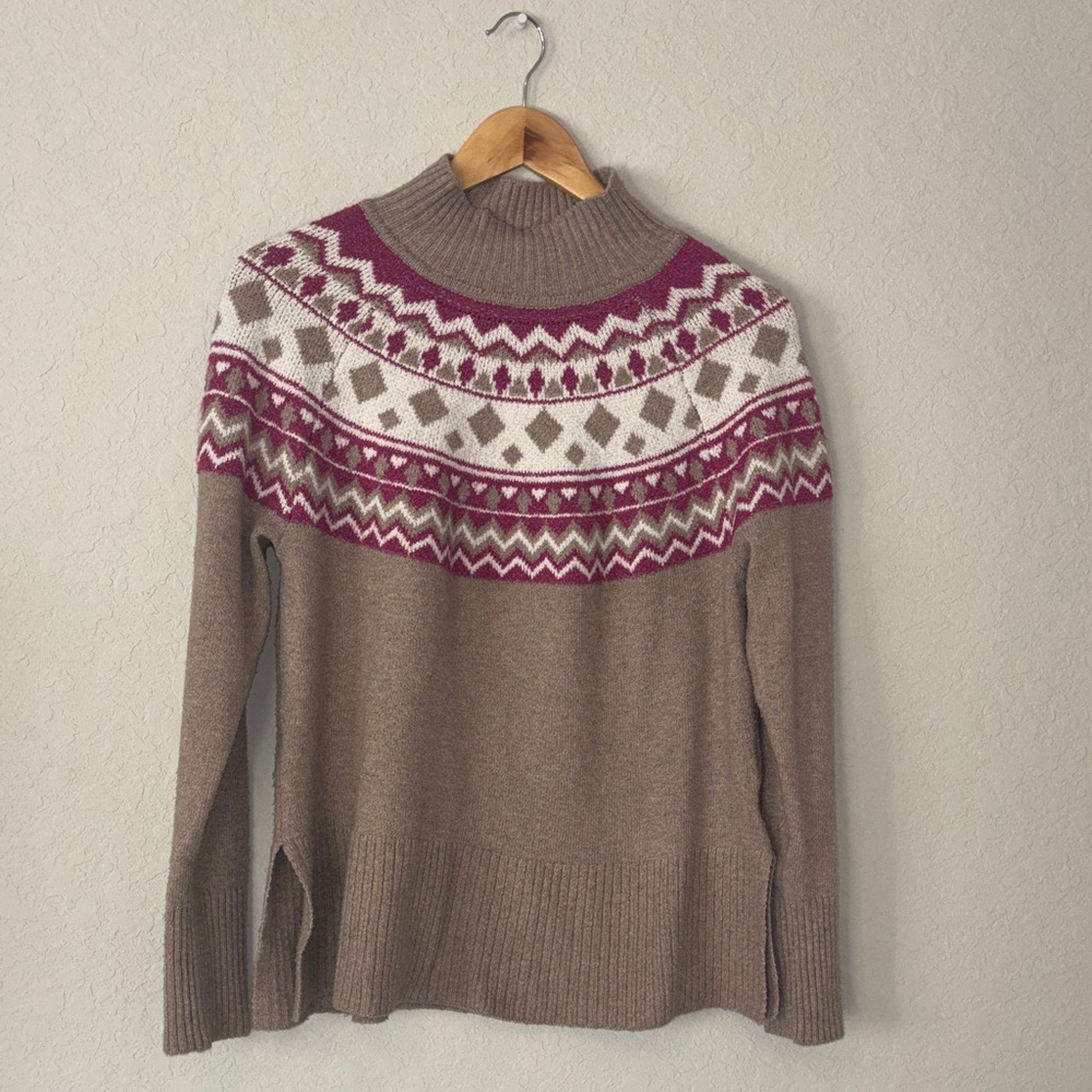 Tahari Women's Fair Isle Sweater - Taupe and Magenta